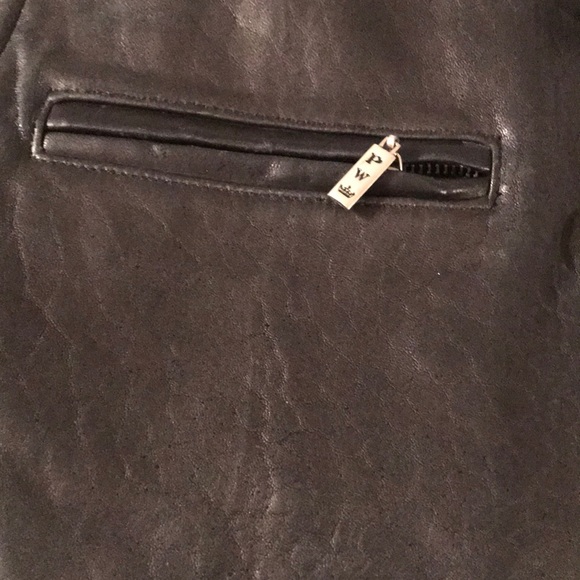 Men’s leather vest - Picture 4 of 11